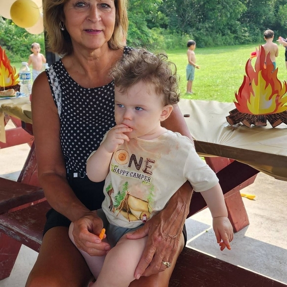 Meet your Posher, Liz - Picture 1 of 1